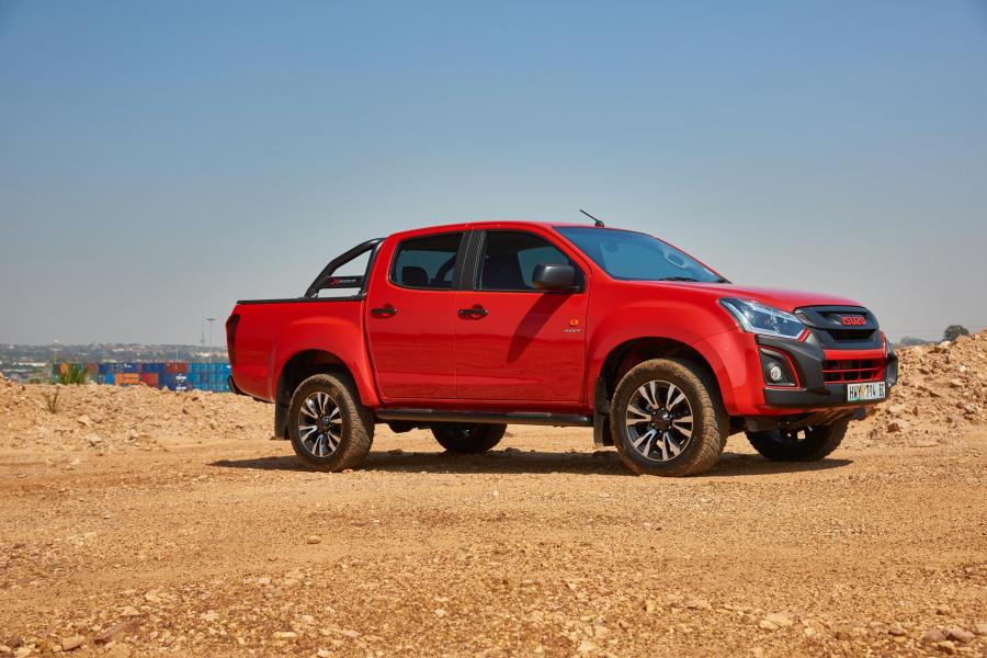  Isuzu KB Double Cab X-Rider 2017 года  (фото 5 из 40)